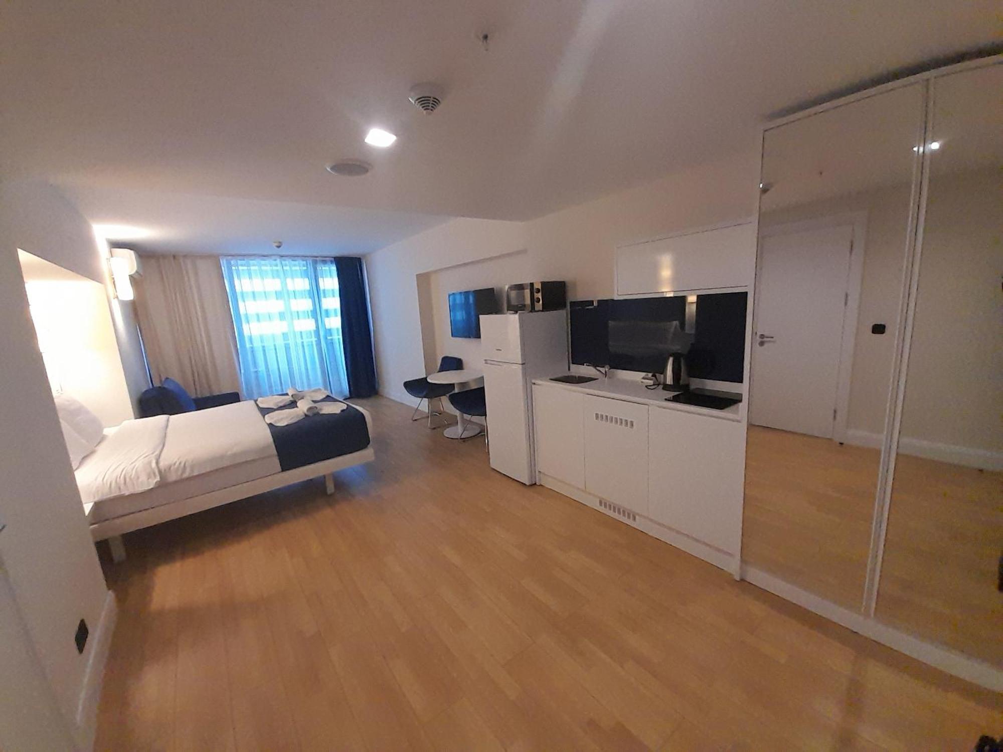 Smart Aparthotel Orbi City Batumi Kültér fotó