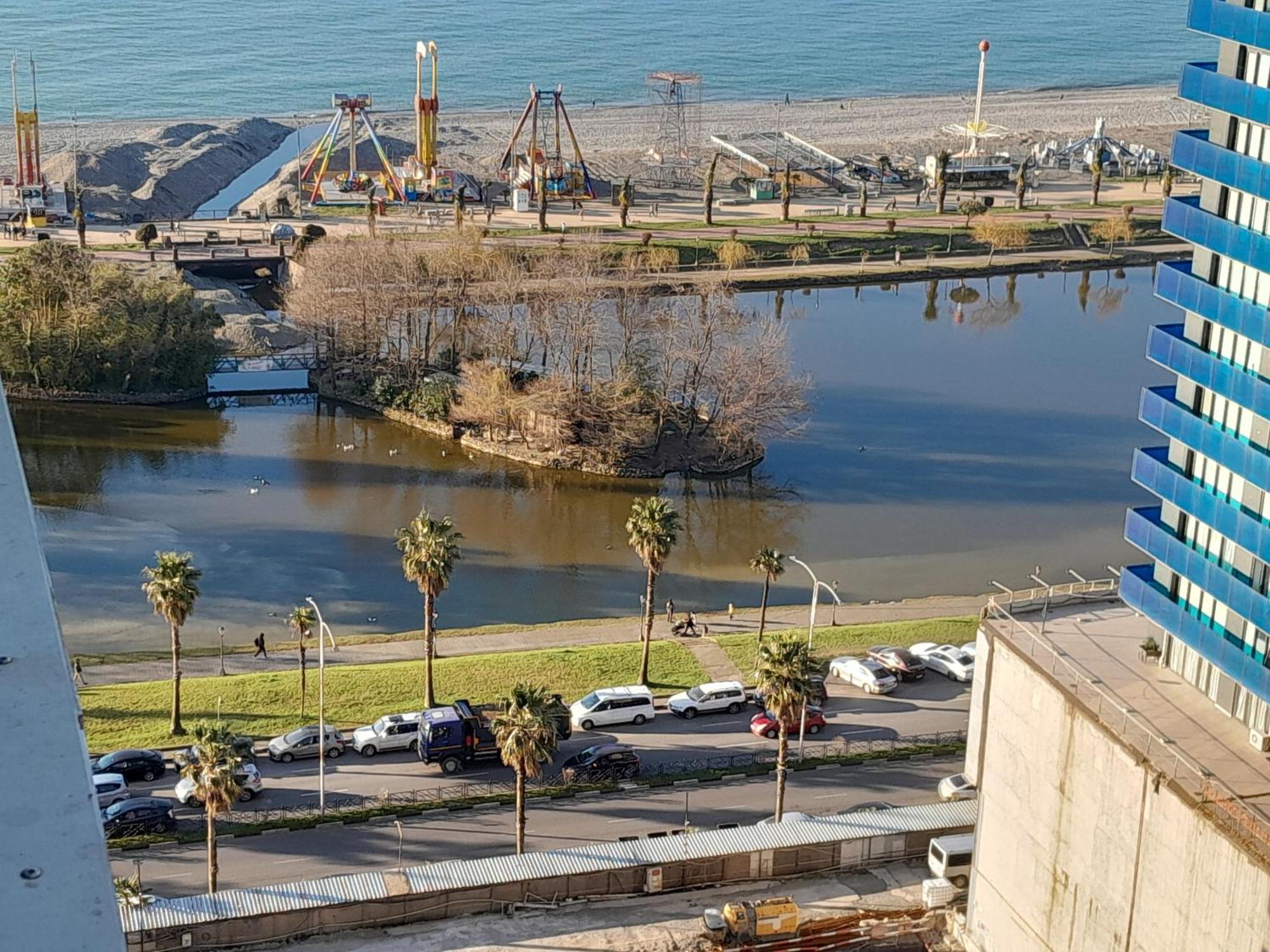 Smart Aparthotel Orbi City Batumi Kültér fotó