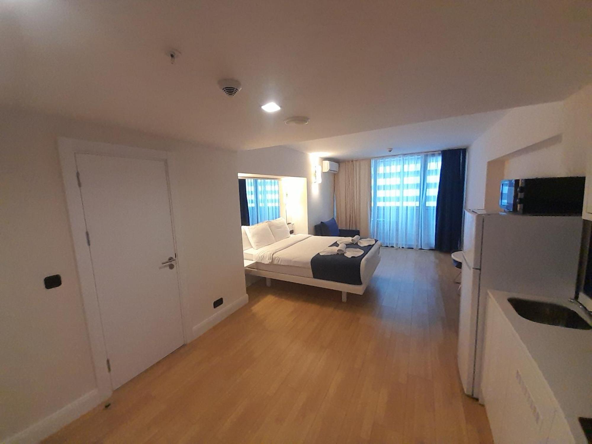 Smart Aparthotel Orbi City Batumi Kültér fotó