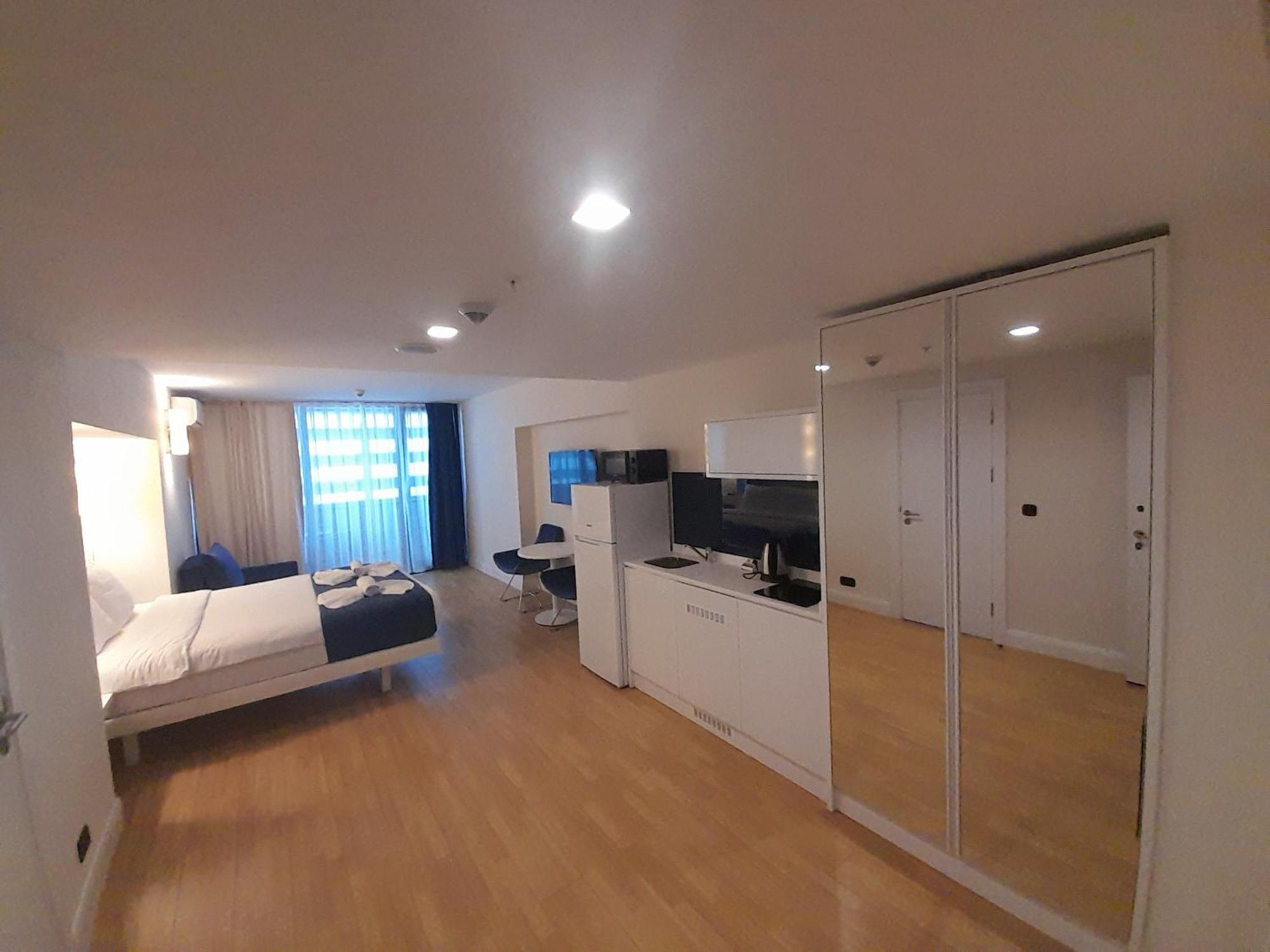 Smart Aparthotel Orbi City Batumi Kültér fotó