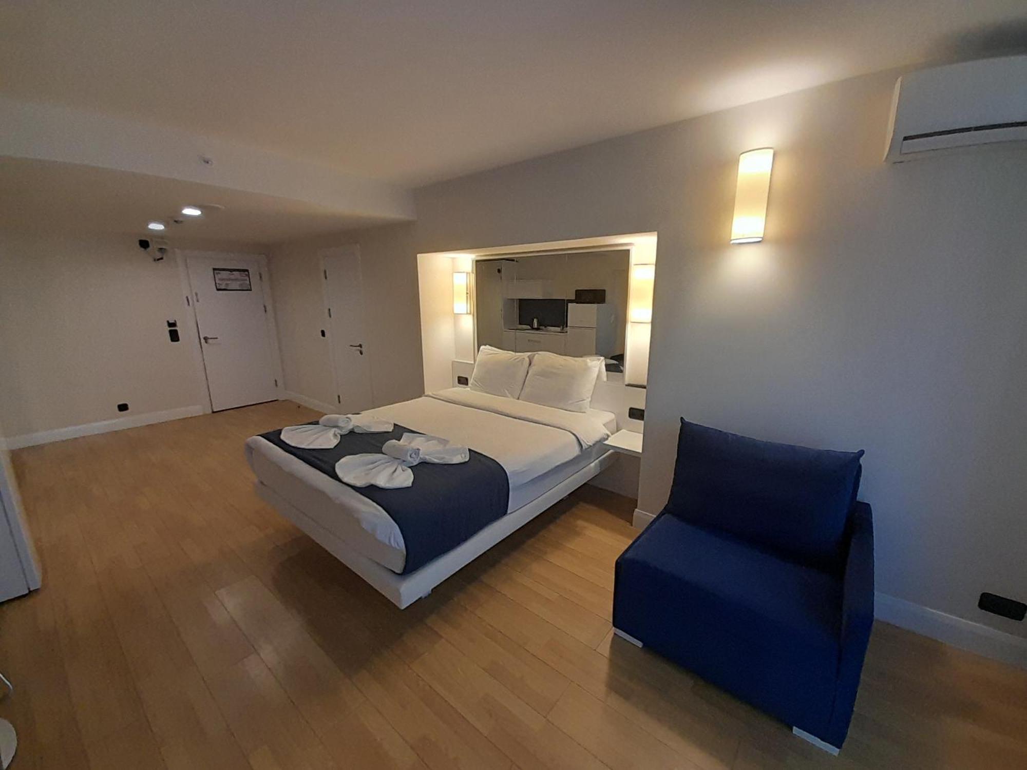 Smart Aparthotel Orbi City Batumi Kültér fotó