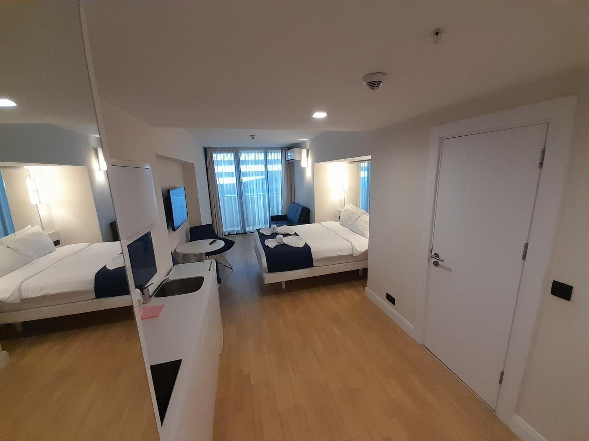 Smart Aparthotel Orbi City Batumi Szoba fotó