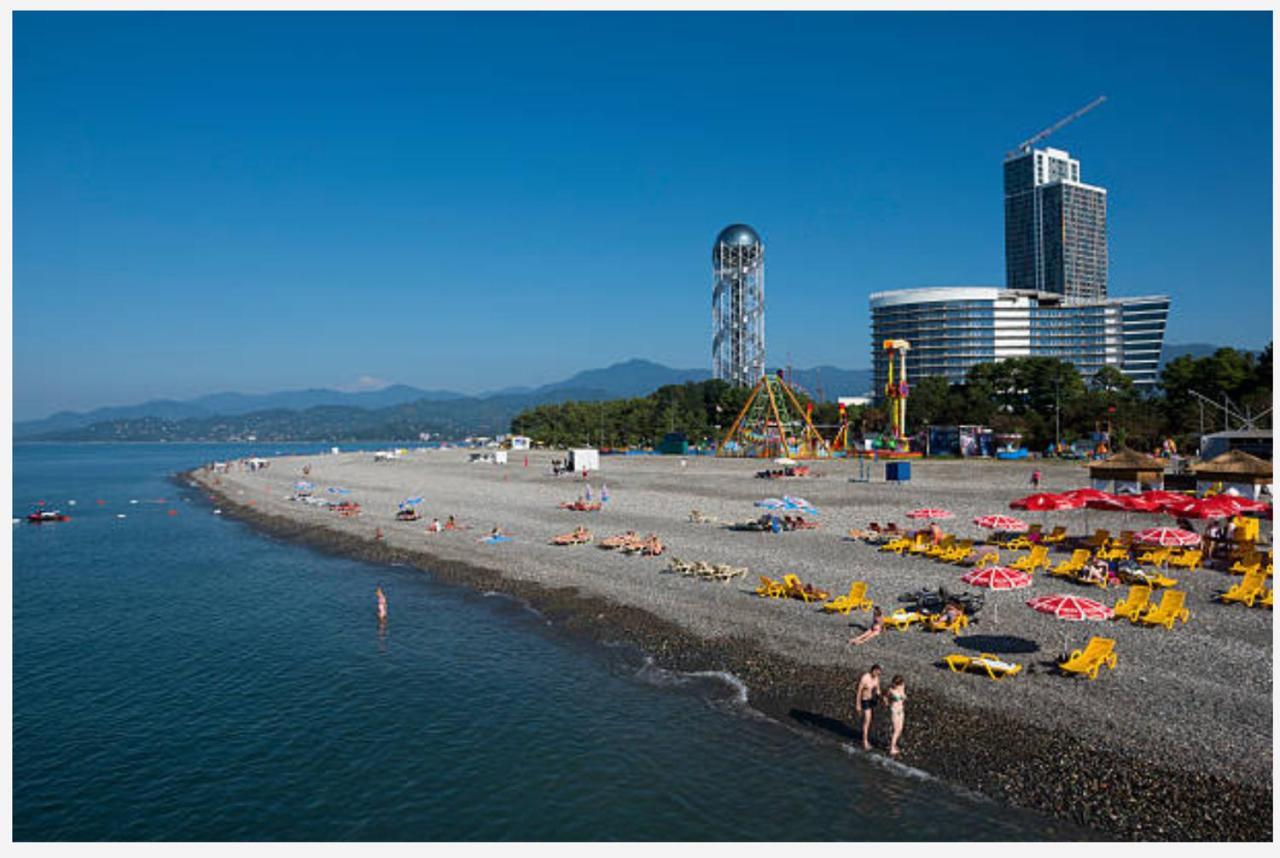 Smart Aparthotel Orbi City Batumi Kültér fotó