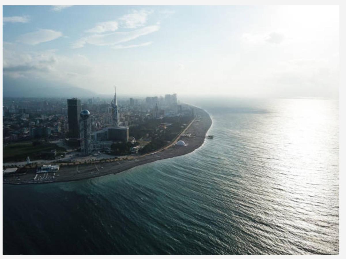 Smart Aparthotel Orbi City Batumi Kültér fotó