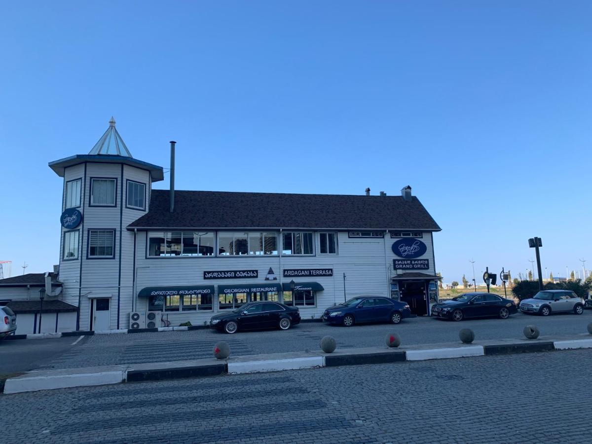 Smart Aparthotel Orbi City Batumi Kültér fotó